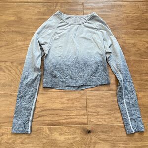 PINK Victoria's Secret Seamless Crop Top Size M Gray/Navy Ombre Long Sleeve